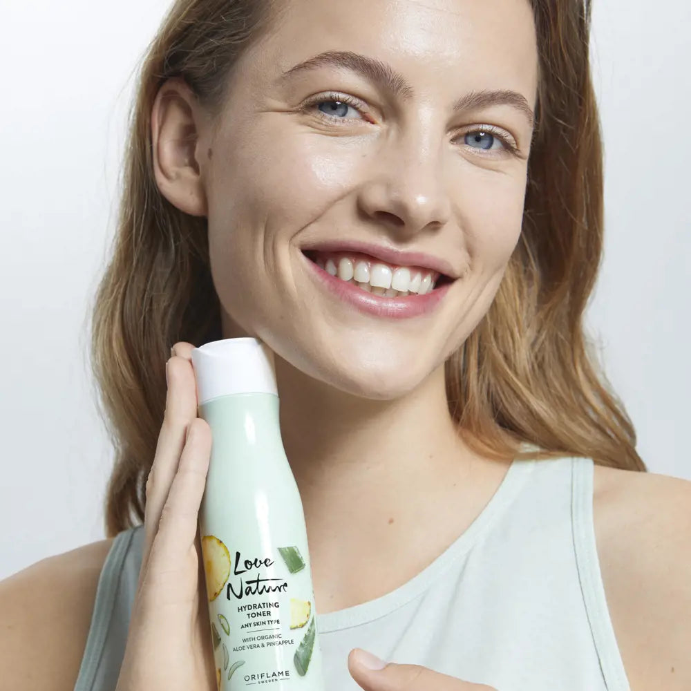 Oriflame Love Nature Hydrating Toner with Organic Aloe Vera & Pineapple 150 ml | Refreshing Alcohol-Free Toner for Smooth & Radiant Skin | Original Sweden Skincare