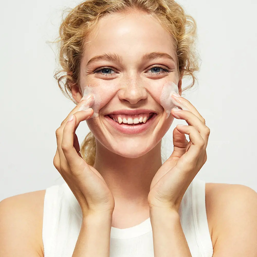 Oriflame Love Nature Purifying Gel Wash with Organic Tea Tree & Lime 125 ml | Deep Cleansing Face Wash for Oily & Acne-Prone Skin | Original Sweden Formula