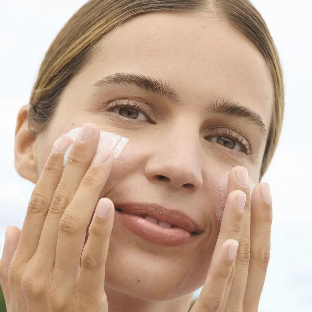 Oriflame Optimals Daily Glow Multi-Protector SPF 50 (30 ml) | Brightening Day Cream with UV Protection & Antioxidants | Original Sweden Skincare